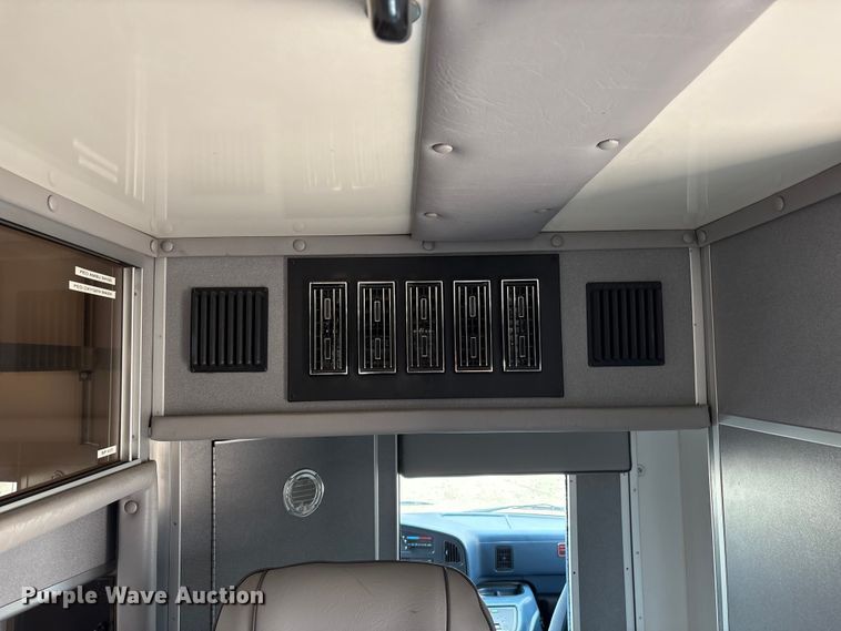 image for item FG2815 1994 Ford E350 ambulance