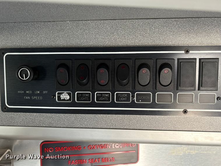 image for item FG2815 1994 Ford E350 ambulance