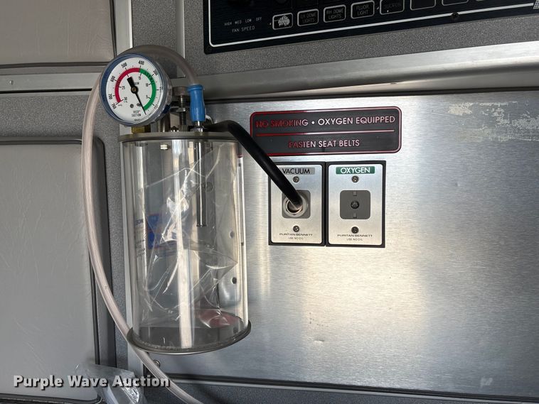 image for item FG2815 1994 Ford E350 ambulance