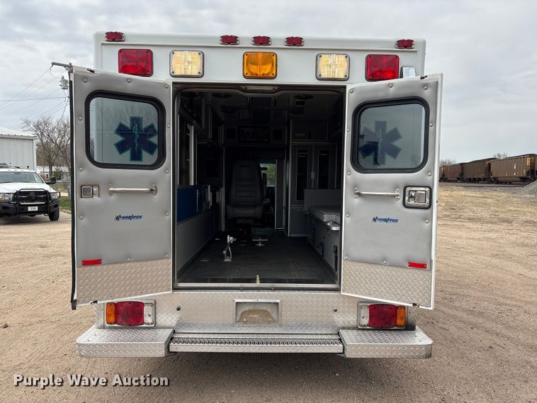 image for item FG2815 1994 Ford E350 ambulance