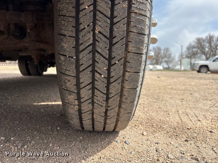 image for item FG2815 1994 Ford E350 ambulance