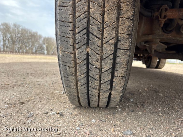 image for item FG2815 1994 Ford E350 ambulance