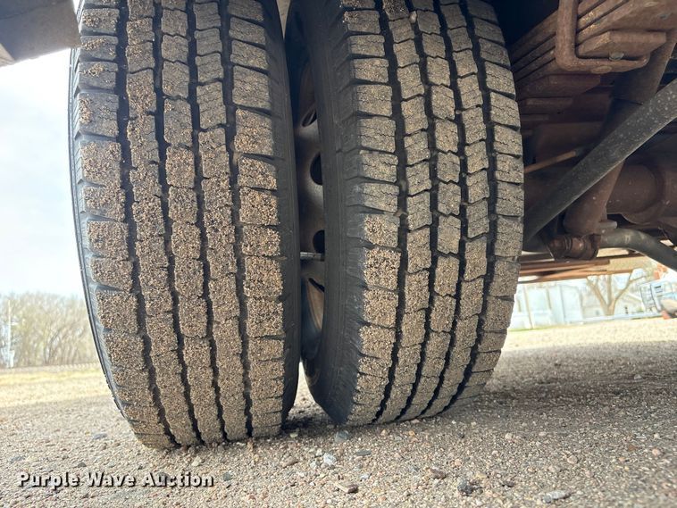 image for item FG2815 1994 Ford E350 ambulance