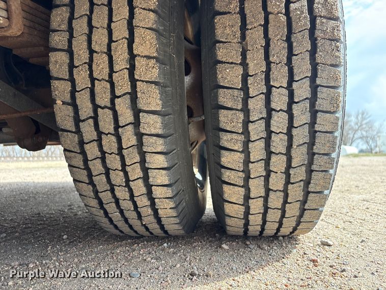 image for item FG2815 1994 Ford E350 ambulance