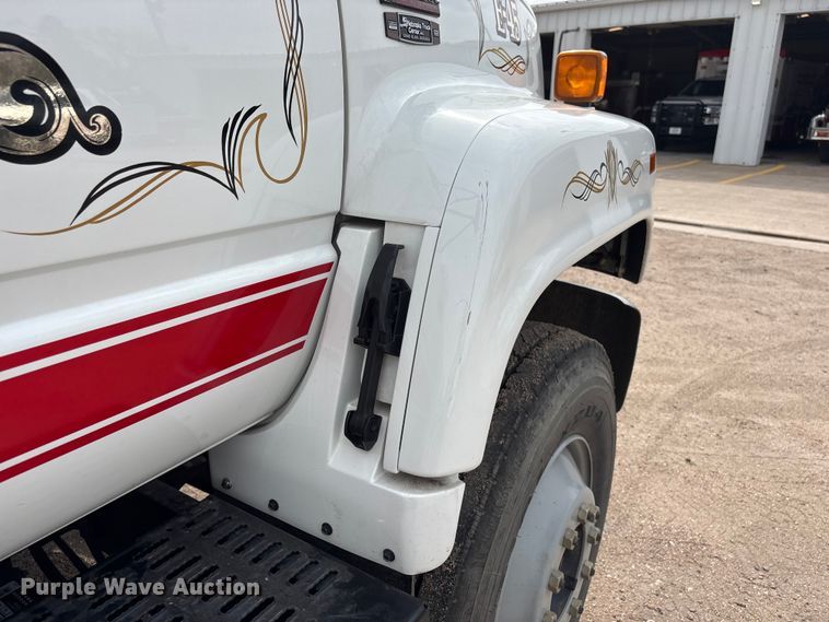 image for item FG2816 1994 GMC C7 pumper fire truck