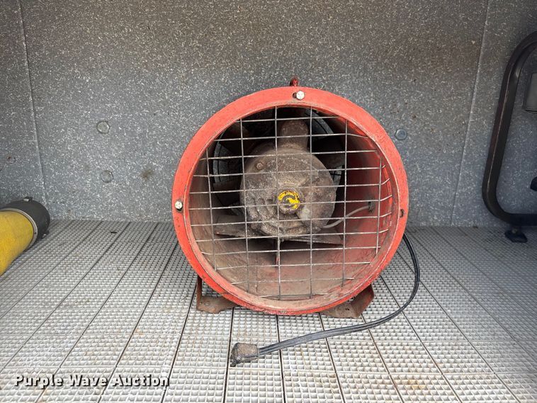 image for item FG2816 1994 GMC C7 pumper fire truck