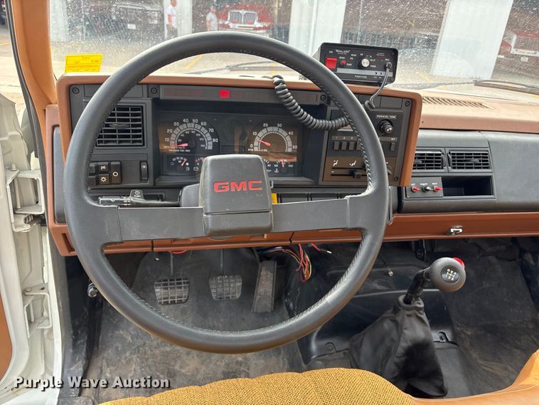 image for item FG2816 1994 GMC C7 pumper fire truck