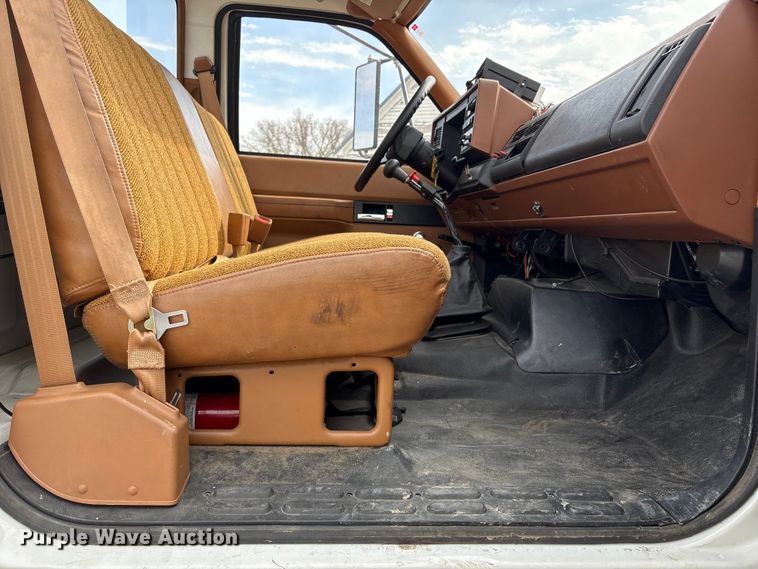 image for item FG2816 1994 GMC C7 pumper fire truck