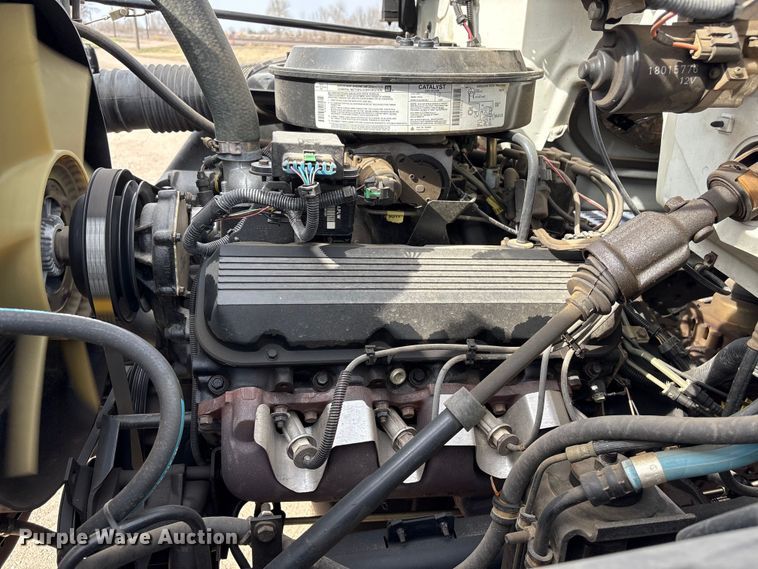 image for item FG2816 1994 GMC C7 pumper fire truck