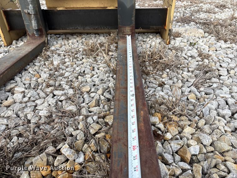 image for item FH7010 JLG forks