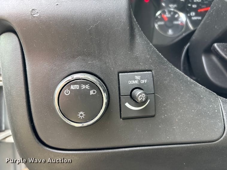 image for item FH7012 2018 Chevrolet Express 3500 van