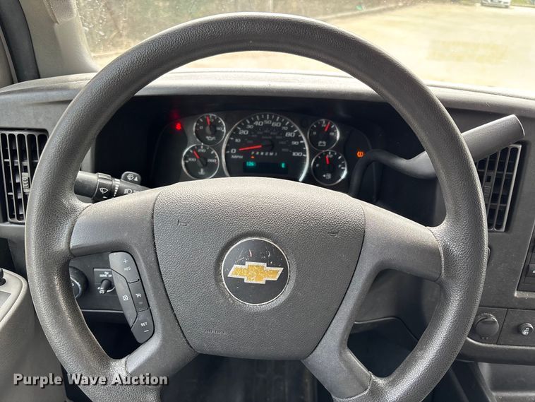 image for item FH7012 2018 Chevrolet Express 3500 van