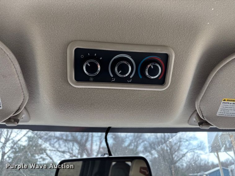 image for item FH7012 2018 Chevrolet Express 3500 van