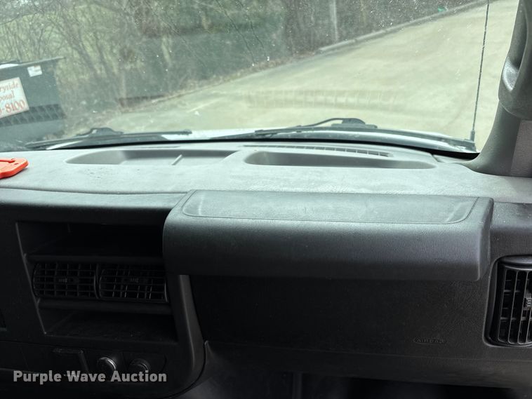 image for item FH7012 2018 Chevrolet Express 3500 van