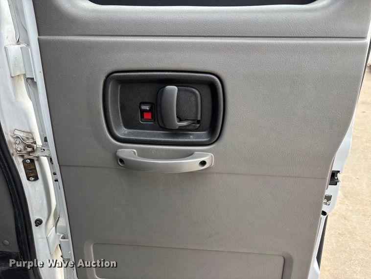 image for item FH7012 2018 Chevrolet Express 3500 van