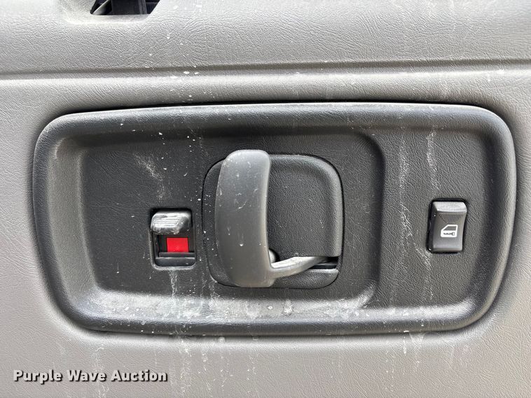 image for item FH7012 2018 Chevrolet Express 3500 van