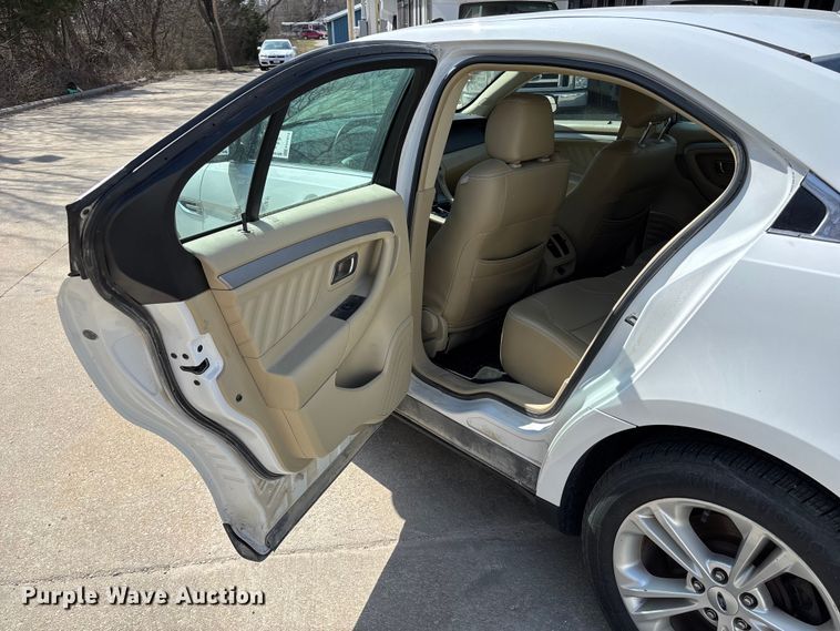 image for item FH7013 2018 Ford Taurus 