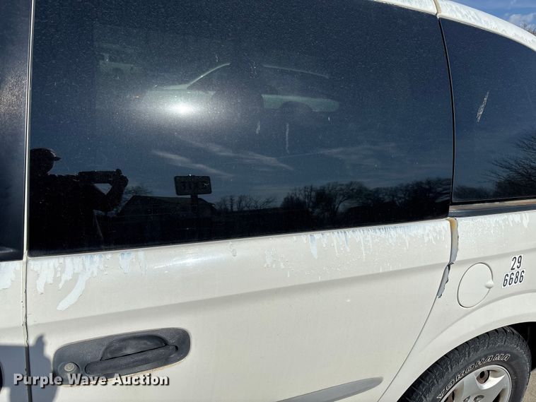 image for item FI0791 2001 Dodge Caravan van