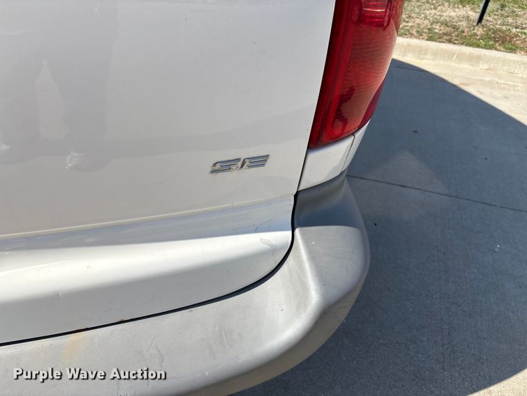 image for item FI0791 2001 Dodge Caravan van