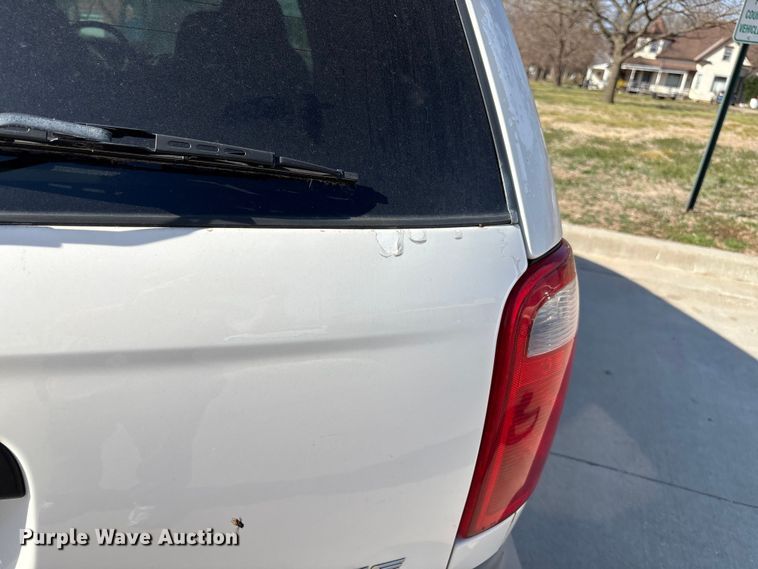 image for item FI0791 2001 Dodge Caravan van