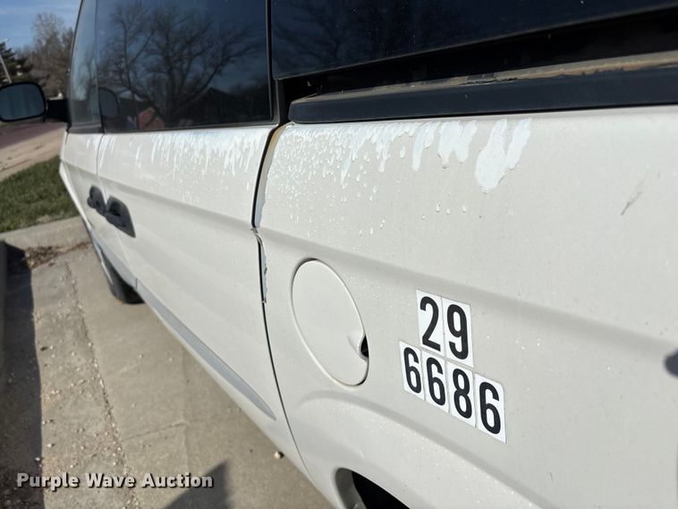 image for item FI0791 2001 Dodge Caravan van