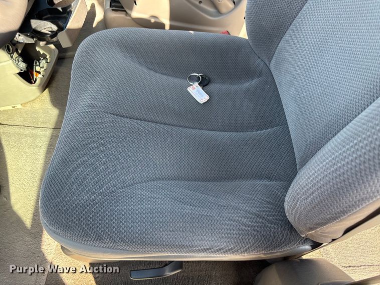 image for item FI0791 2001 Dodge Caravan van