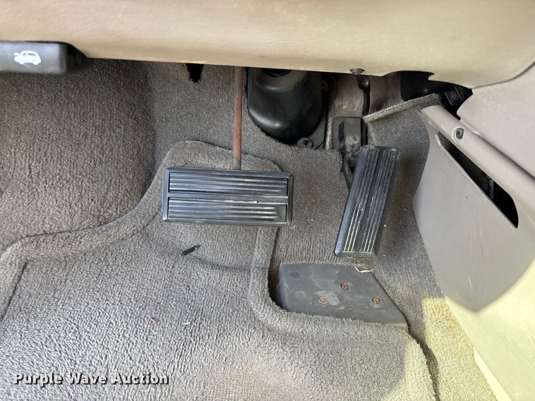 image for item FI0791 2001 Dodge Caravan van