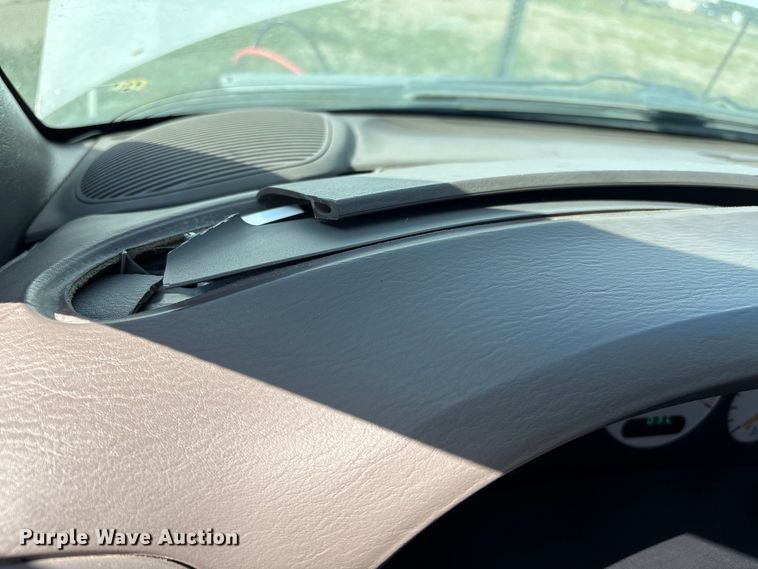 image for item FI0791 2001 Dodge Caravan van