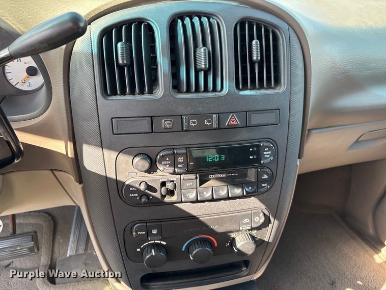 image for item FI0791 2001 Dodge Caravan van