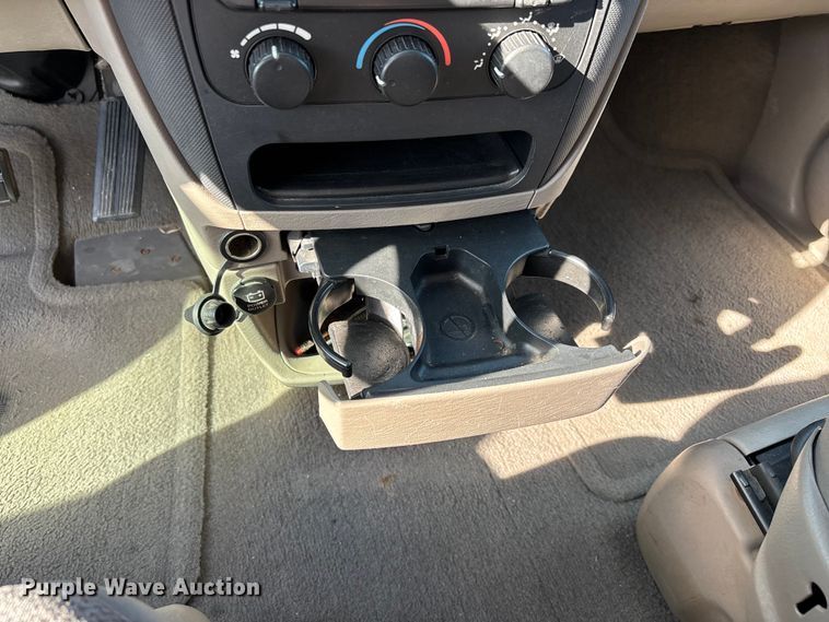 image for item FI0791 2001 Dodge Caravan van