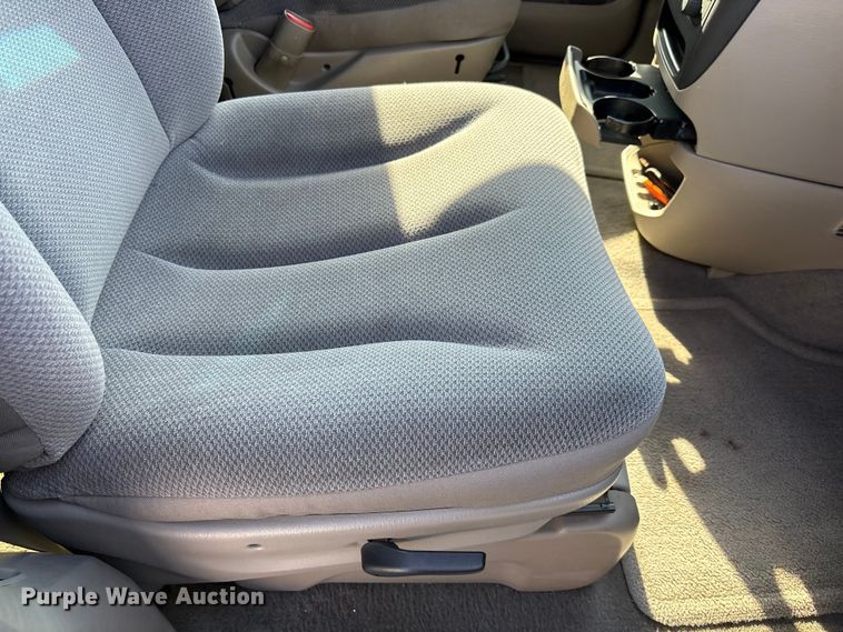 image for item FI0791 2001 Dodge Caravan van