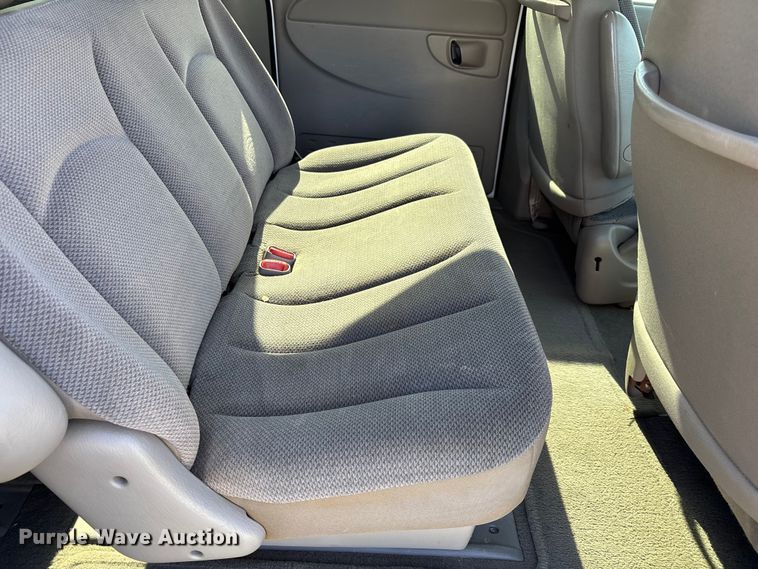 image for item FI0791 2001 Dodge Caravan van