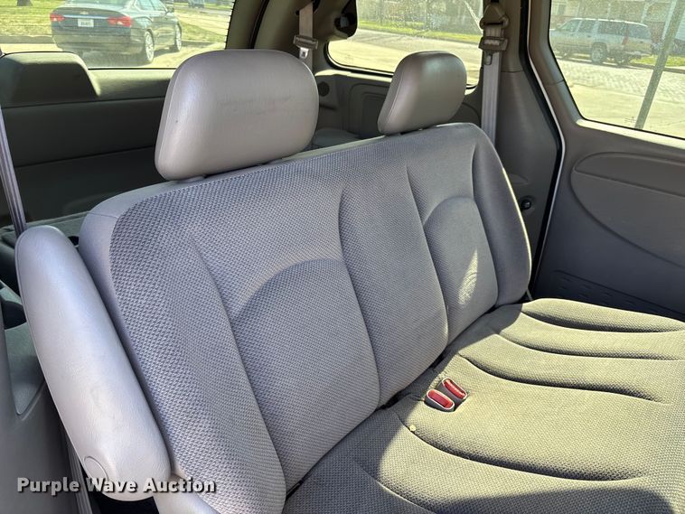 image for item FI0791 2001 Dodge Caravan van