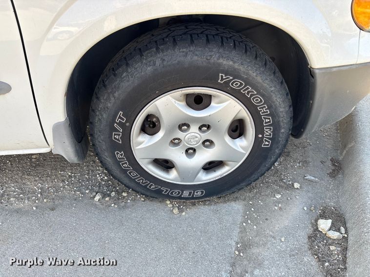 image for item FI0791 2001 Dodge Caravan van