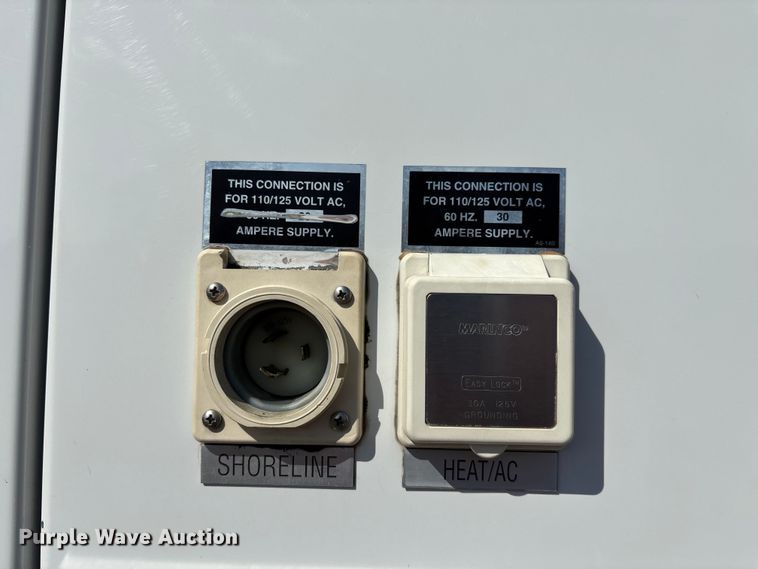 image for item FI0860 2001 Ford E450 ambulance