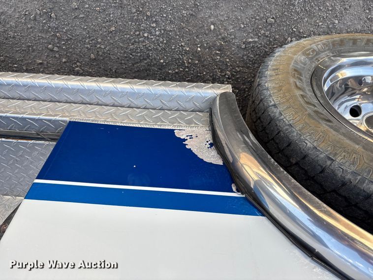 image for item FI0860 2001 Ford E450 ambulance