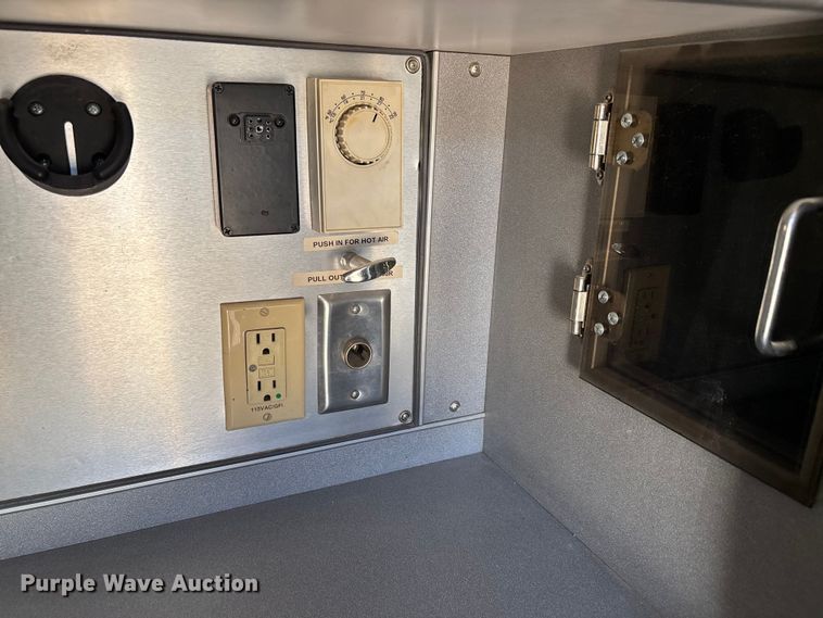 image for item FI0860 2001 Ford E450 ambulance