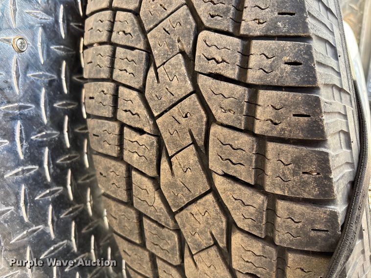 image for item FI0860 2001 Ford E450 ambulance