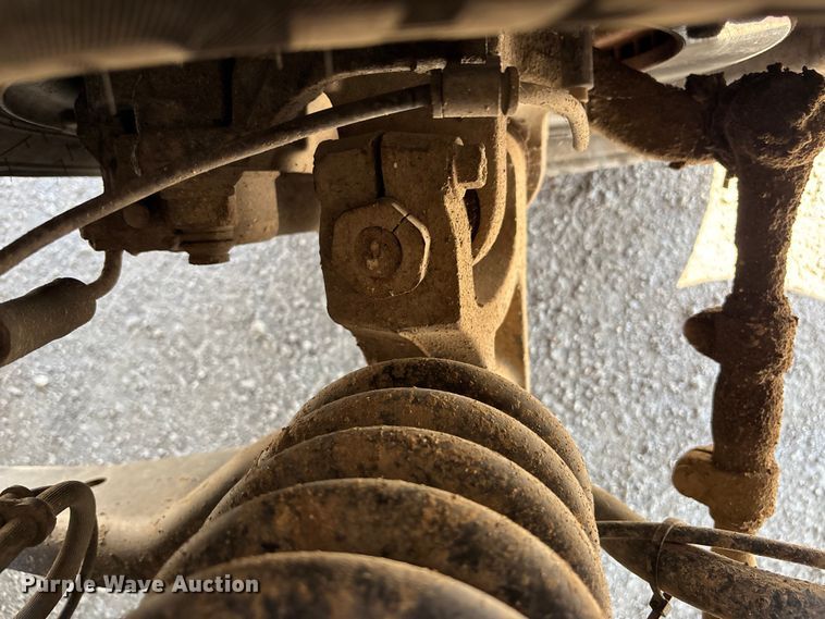 image for item FI0860 2001 Ford E450 ambulance