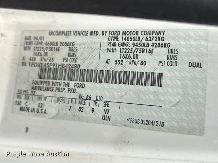 image for item FI0860 2001 Ford E450 ambulance