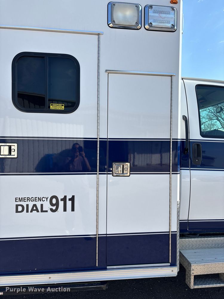 image for item FI0861 2008 Chevrolet C4500 ambulance