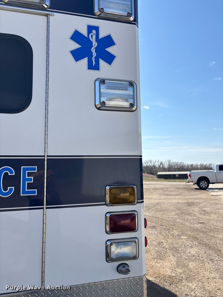 image for item FI0861 2008 Chevrolet C4500 ambulance