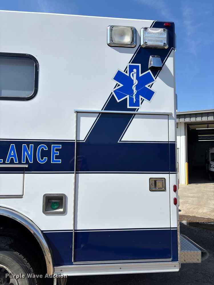image for item FI0861 2008 Chevrolet C4500 ambulance