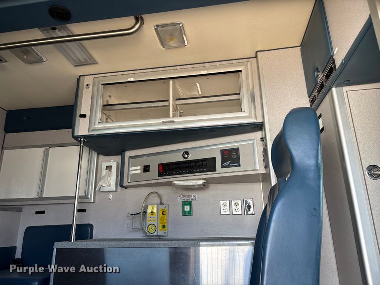 image for item FI0861 2008 Chevrolet C4500 ambulance