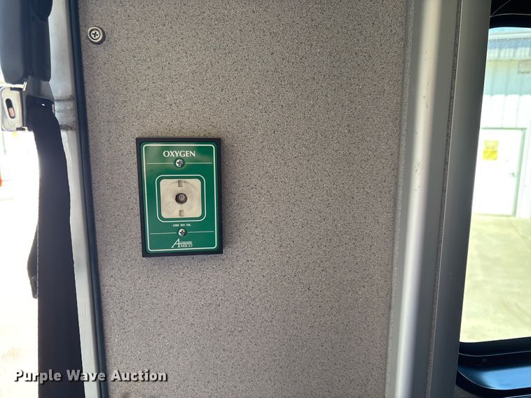 image for item FI0861 2008 Chevrolet C4500 ambulance