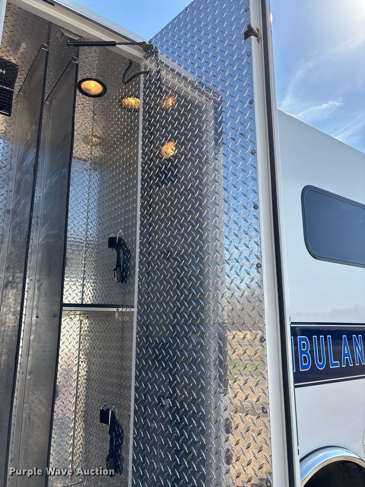 image for item FI0861 2008 Chevrolet C4500 ambulance