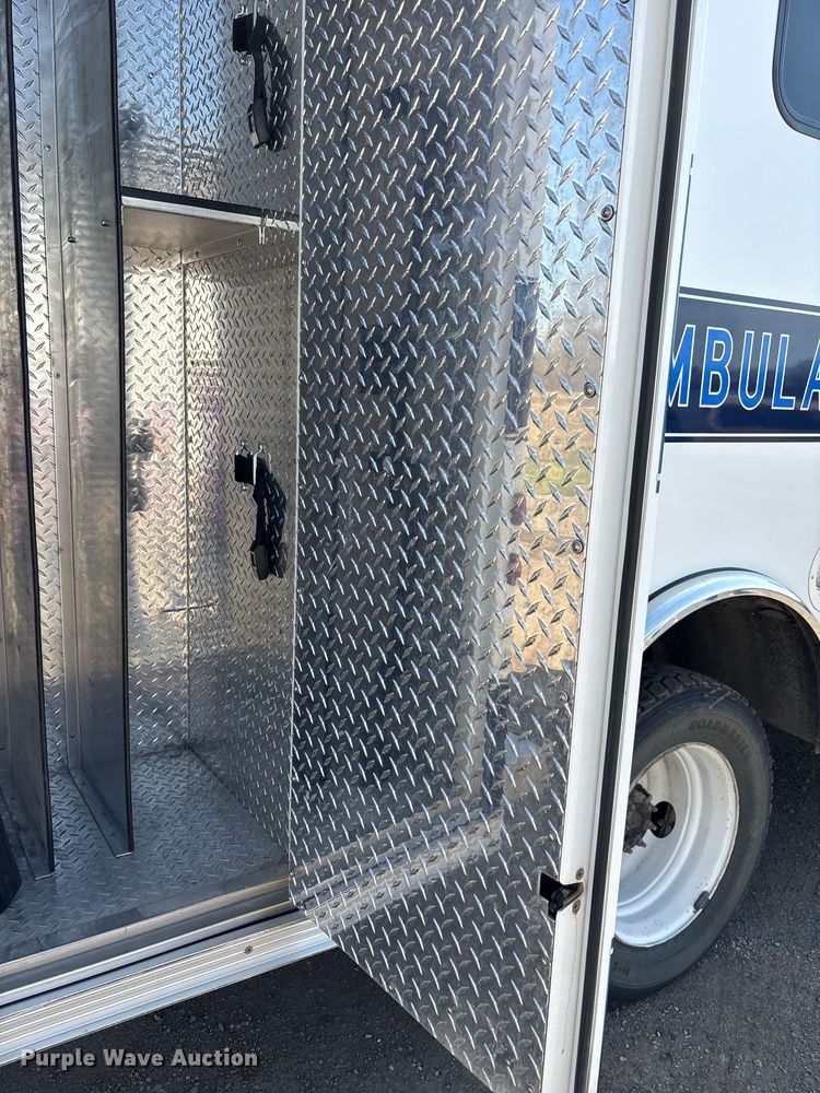 image for item FI0861 2008 Chevrolet C4500 ambulance