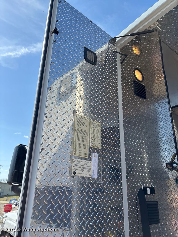 image for item FI0861 2008 Chevrolet C4500 ambulance