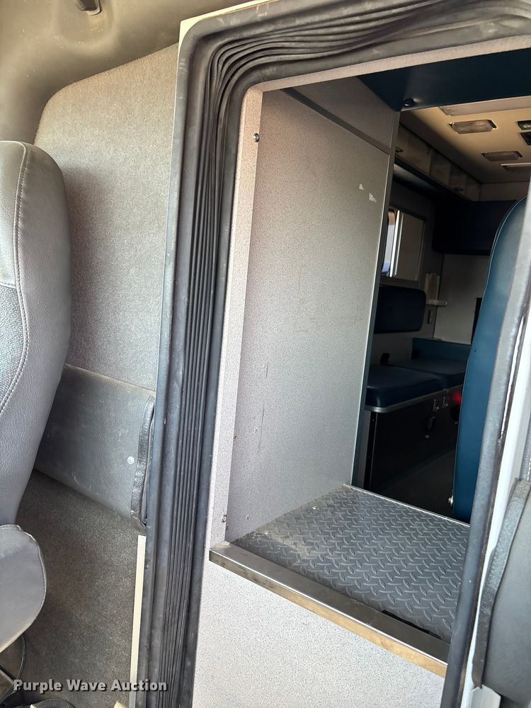 image for item FI0861 2008 Chevrolet C4500 ambulance