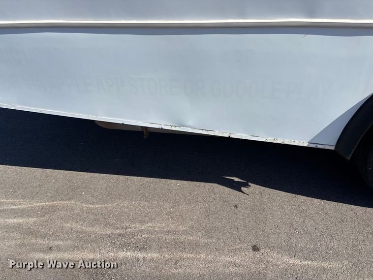 image for item FI0934 2013 Glaval E450 Super Duty shuttle bus